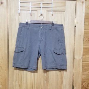 Mens Gray North Face cargo shorts 34w 10in, Excellent